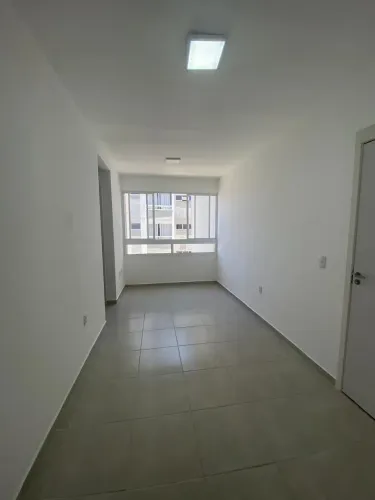 LOCAÇÃO | Apartamento no condomínio Portal Jardins de Gilly.