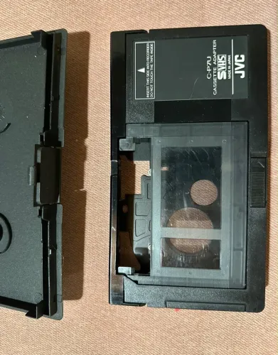 Adaptador original JVC C-P7U em perfeito estado