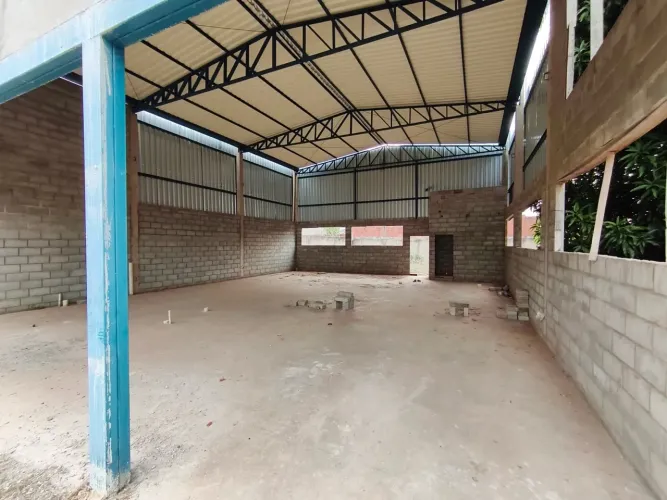 Lote 450m área construída 180m quitado/escriturado