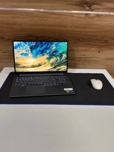 Notebook Gamer Lenovo LOQ 15IAX9E + Logitech G305 + Mousepad