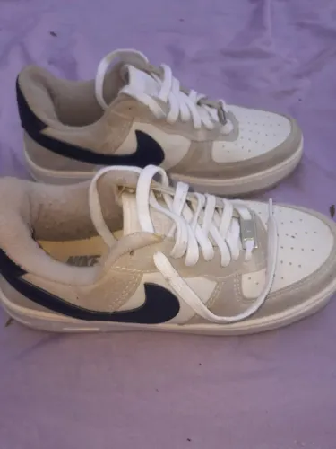 Tenis