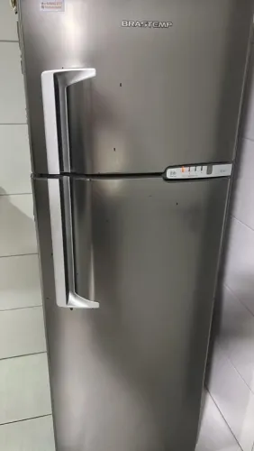 Geladeira Brastemp Inox 2 portas frost free Modelo Clean.