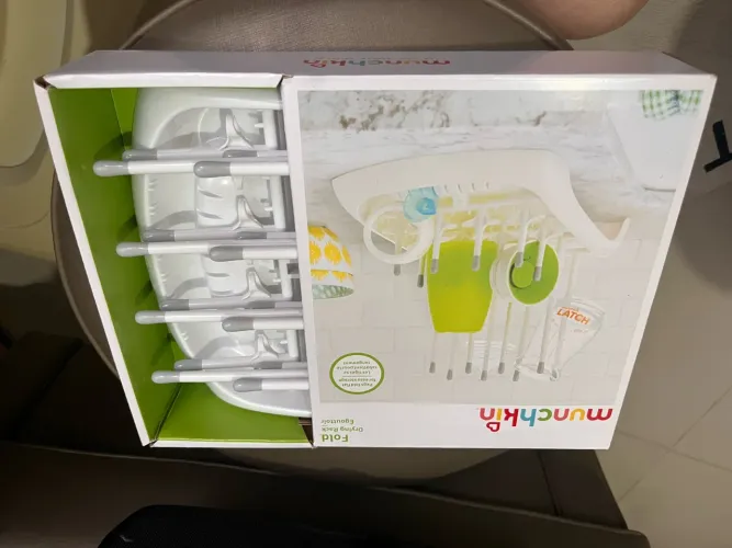 Escorredor Dobrável de Mamadeiras e Copos Munchkin (Fold Drying Rack).