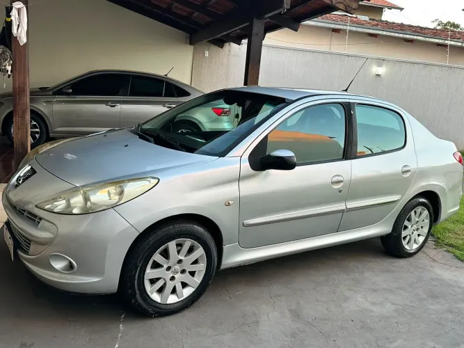 Peugeot 207 Sedan Passion XS 1.6 Flex 16V 4P 2012