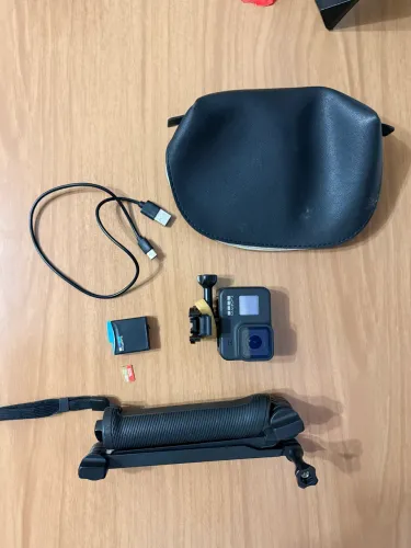 GoPro HERO8 Black + Cartão 32GB + Tripé + Bolsa + Acessórios