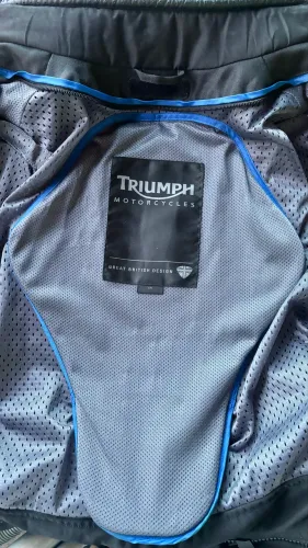 Jaqueta e calça Triumph tamanho L
