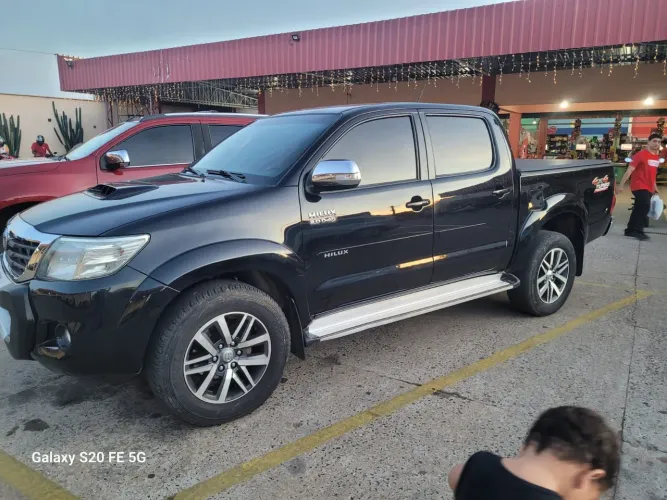 Toyota Hilux CD Limited 4X4 3.0 TDI Diesel Aut. 2015