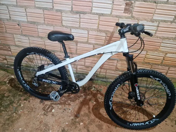 Vendo esta linda bicicleta 