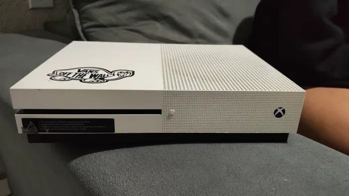 XBOX ONE S, 500gb original sem detalhes algum