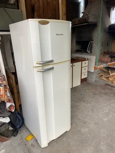 ? Geladeira Electrolux Duplex 380 Litros - frete grátis 