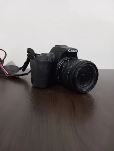 Câmera Canon SL3