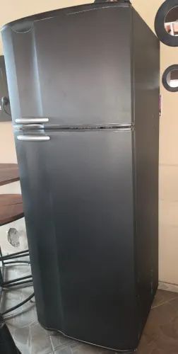 Geladeira Eletrolux Envelopada Preta