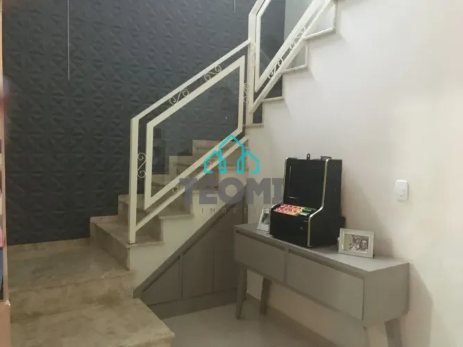 Sobrado com 4 dormitórios à venda, 550 m² por R$ 950.000,00 - Jardim Oásis - Taubaté/SP RE