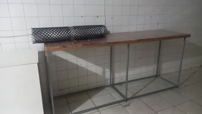 1 bancada 2×80 e outra 2×60