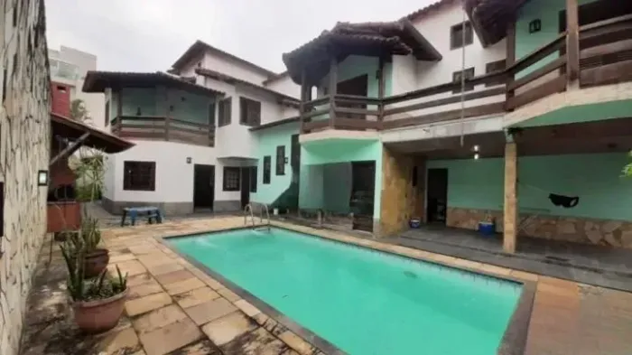Bsurance Imobiliária Vende  Casa em Camboinhas, Niterói, com 280 m² de área construída