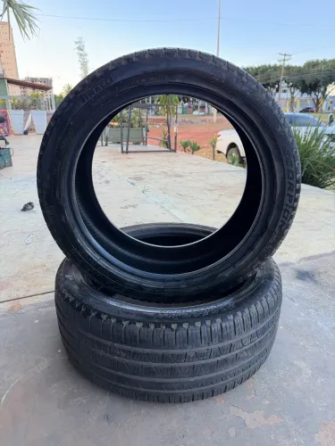 Pneu 235/45/19 Pirelli