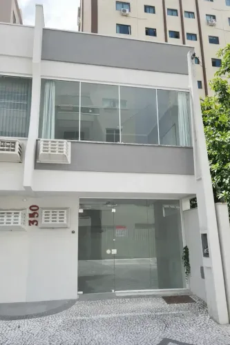 Ponto comercial/Loja/Box para aluguel tem 100 metros quadrados