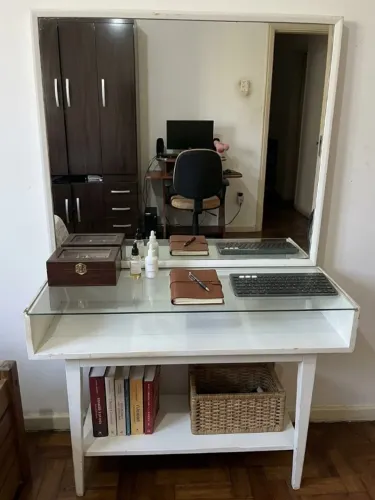 Penteadeira com Espelho Grande e Tampo de Vidro