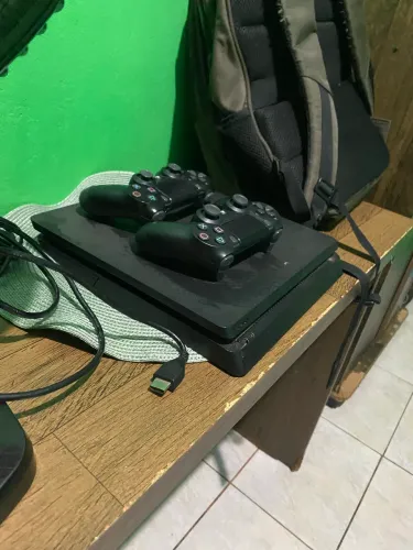 PS4 SLIM 1TB