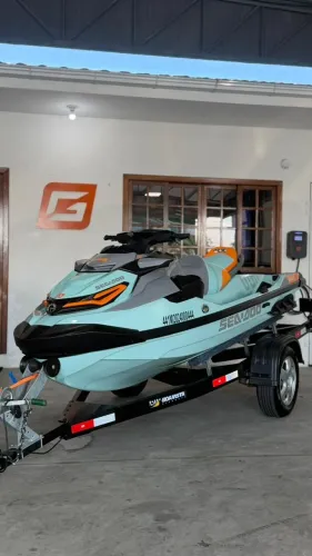 Jet Ski SEA DOO Wake Pro 230