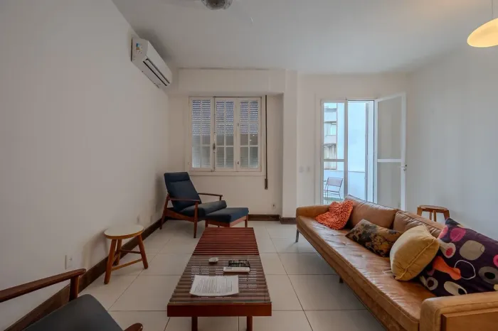 Apartamento com 1 dormitório para alugar, 70 m² por R$ 5.432,95/mês - Copacabana - Rio de