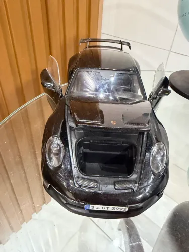 Porsche 911 GT3 Maisto 1:18 Preto Caixa Original Base K. Räikkönen