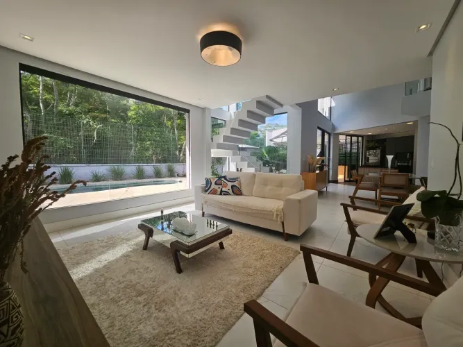 Casa a Venda altíssimo padrão Alphaville