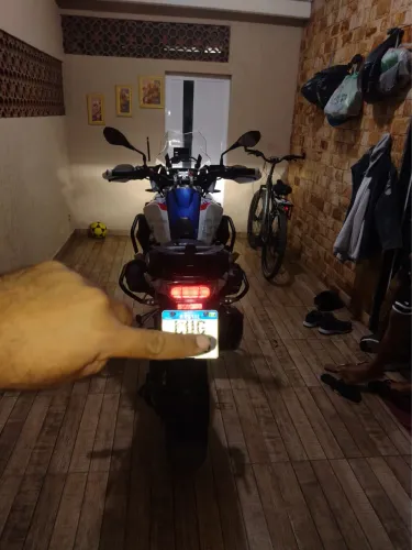BMW Gs 1250 de garagem