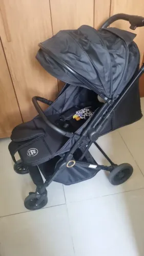 Carrinho bebê semi novo