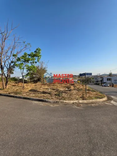 EXCELENTE LOTE DE ESQUINA I CONDMÍNIO FECHADO