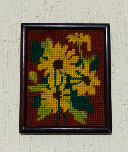 Quadro Vintage Tapeçaria Bordada Girassóis 13x15,5 Cm