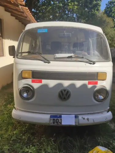 Volkswagen Kombi Furgão (álcool) 2005