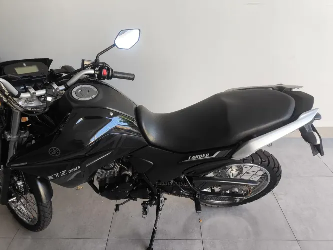 Lander 250 XTZ