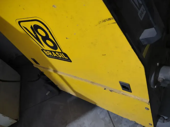 Máquinas de solda mig V8 monofásica.