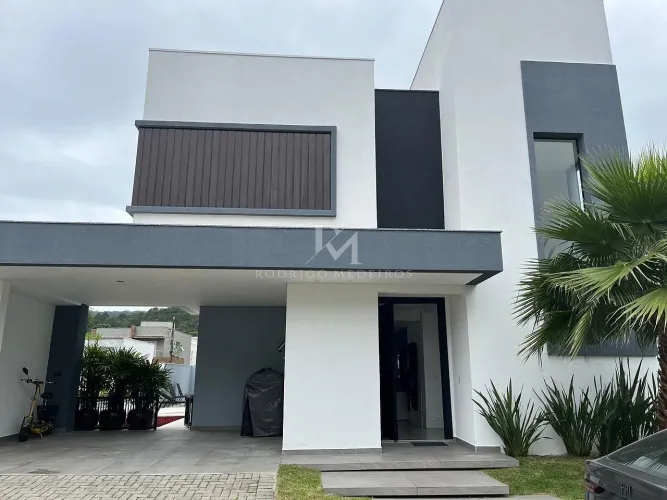 Casa em condomínio com 4 quartos em Balneário Camboriú