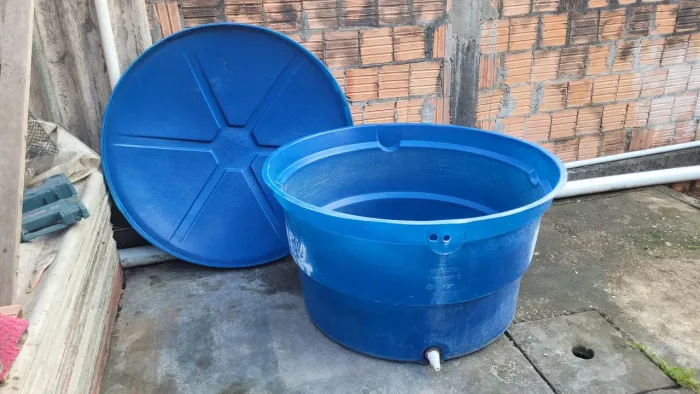 Caixa dágua Souzalev 500 litros usada