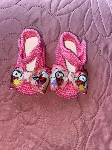 Sapatilha para bebê de crochê