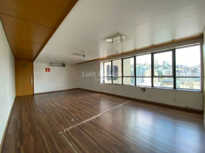 Andar corrido para locação, 210m² de área na Av. do Contorno