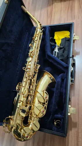 Saxofone Alto Yamaha YAS 875 Custon 