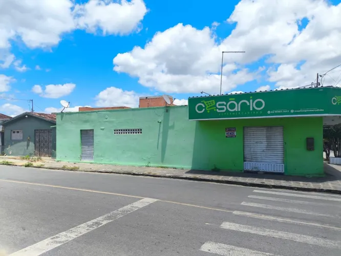Imóvel à venda em Solânea com ótima localização tanto para morar como para comeralizar.