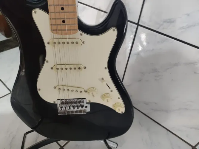 Guitarra Strinberg stratocaster modelo sts-100 em ótimo estado!