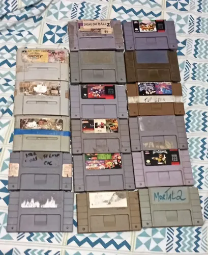**PraSair** Lote 21 carcaças de cartucho snes SEM CHIP (LOOSE)