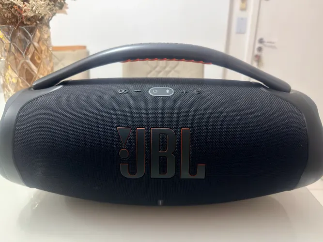 Vende-se uma JBl Boombox3