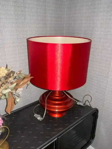 Abajur Vermelho Design Moderno