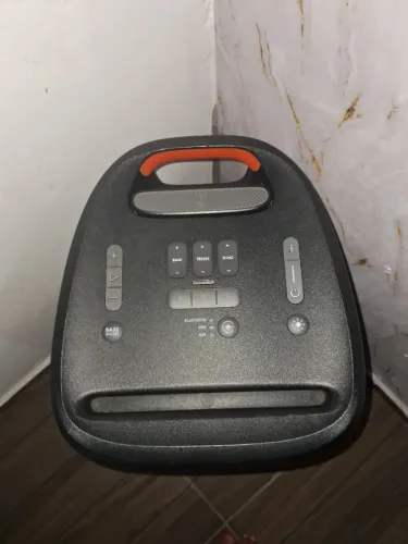 Jbl partybox muito bem conservada