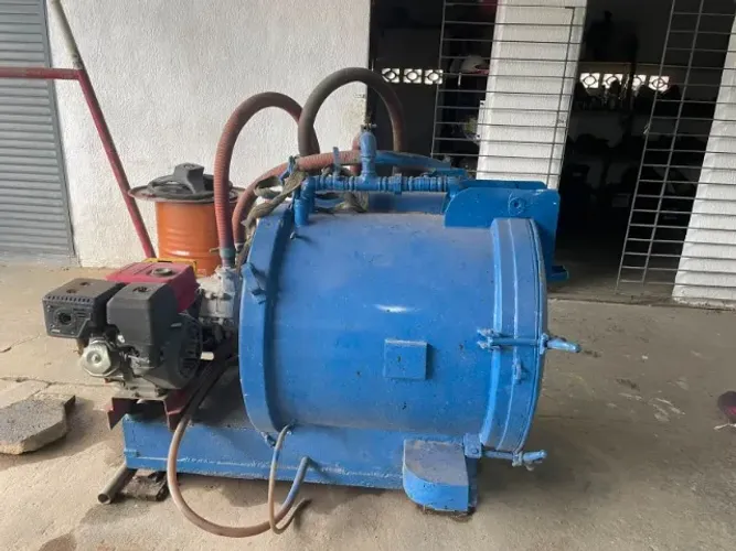 tanque para esgotamento e limpeza de banheiro quimico