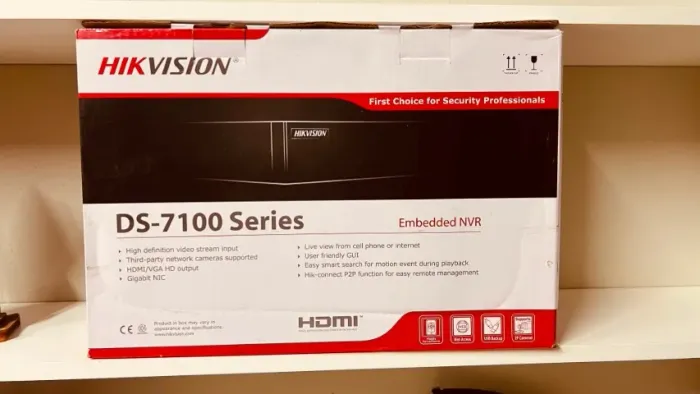 NVR Hikvision DS-7104 - Gravador de Vídeo para Câmeras de Segurança