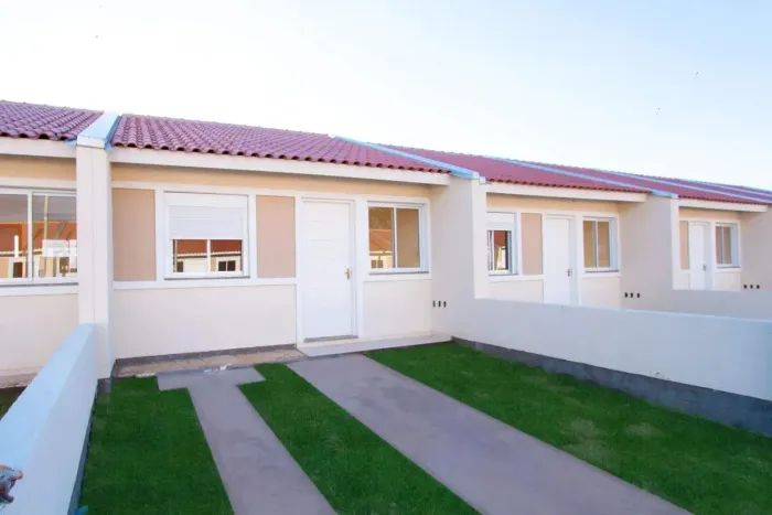 Casa para Venda em Cachoeirinha, Campo Belo, 2 dormitórios, 1 banheiro, 2 vagas