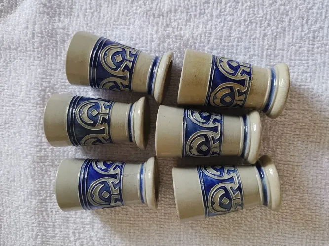 Conjunto de Copos de shot de cerâmica vintage