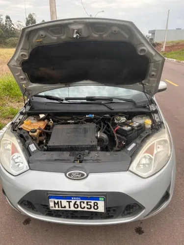 Ford Fiesta SE 1.6 8V Flex 5P 2014